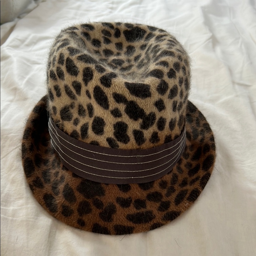 Albertus Swanepoel leopard hat with feather details - Picture 3 of 5